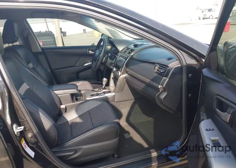 2013 Toyota Camry Se z USA, uszkodzony, nr VIN 4T1BF1FK5DU245859